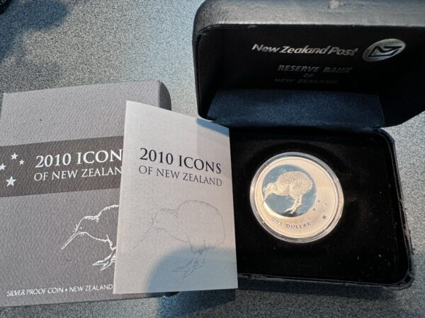 2010 Icons of New Zealand Silver Proof Coin - Image 4