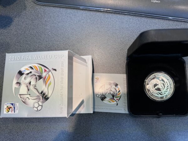 2010 FIFA World Cup 1oz Silver Proof Coin - Image 3