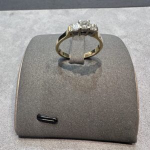 18k 18ct 750 Gold Ring 3.85g