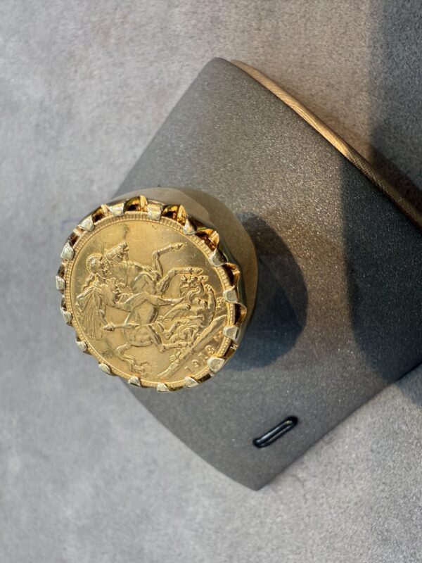 Full Sovereign Ring on 9k gold Frame - 1913 Gold Sovereign Coin Georgivs V D.G. Britt - Image 7